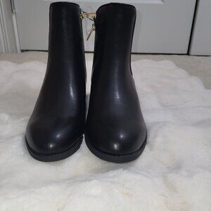 Tommy Hilfiger Women's Ankle Boot Size 9.5 (New, Never Worn)